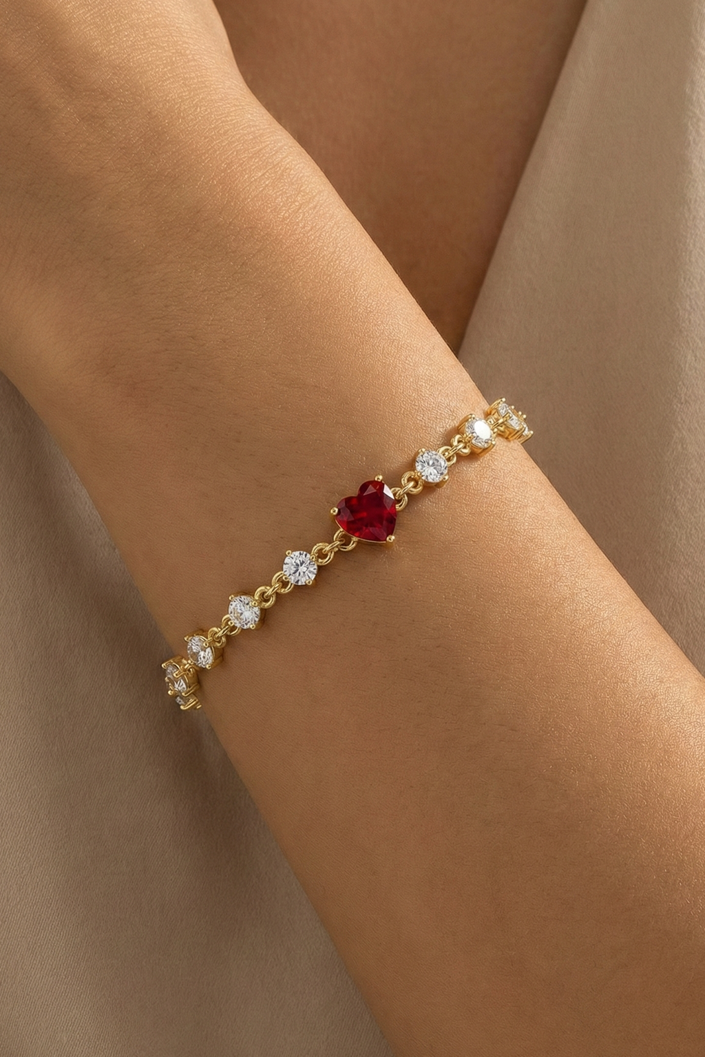 14K Altın Kaplama Kırmızı Zirkon Taşlı Kalp Bileklik 2