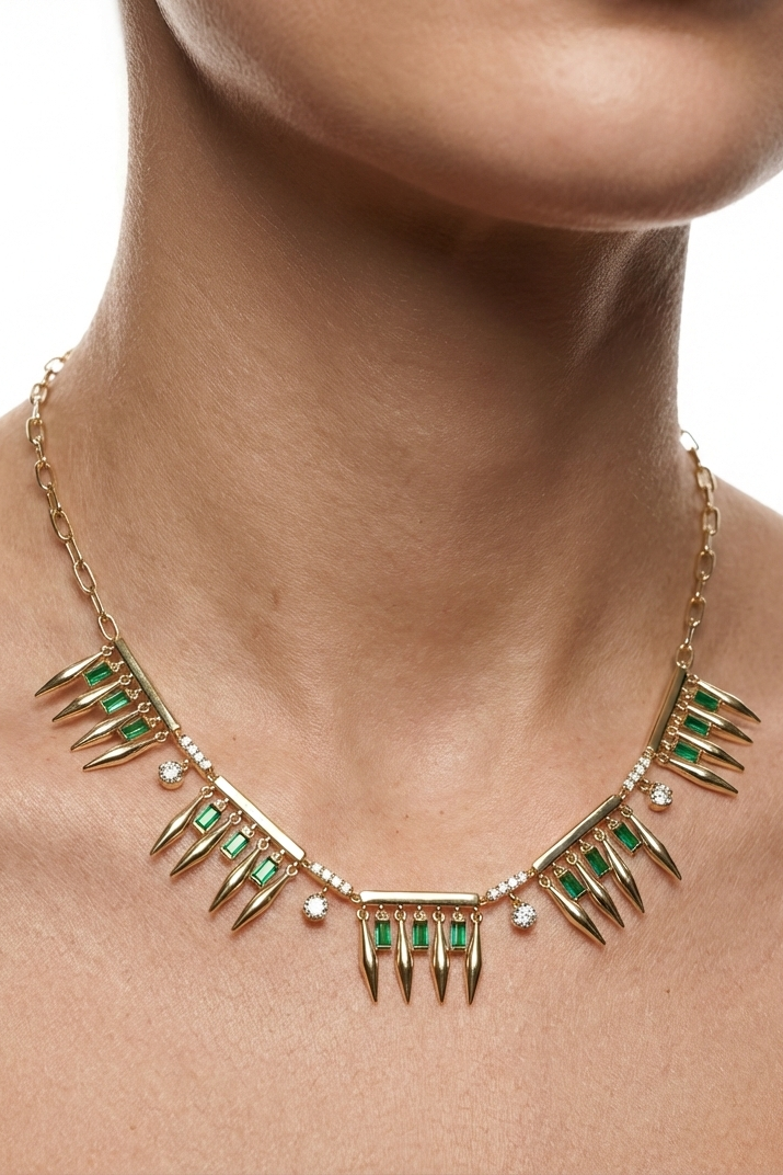 14K Altın Kaplama Yeşil Baget Taşlı Mızrak Kolye 2