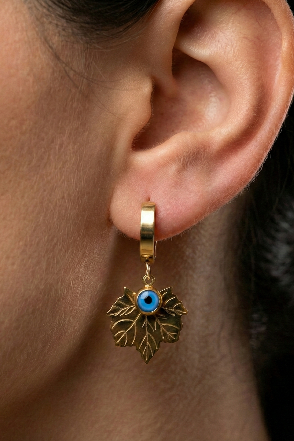 Çelik Sallantılı Yaprak Figürlü Mavi Boncuklu Küpe 3