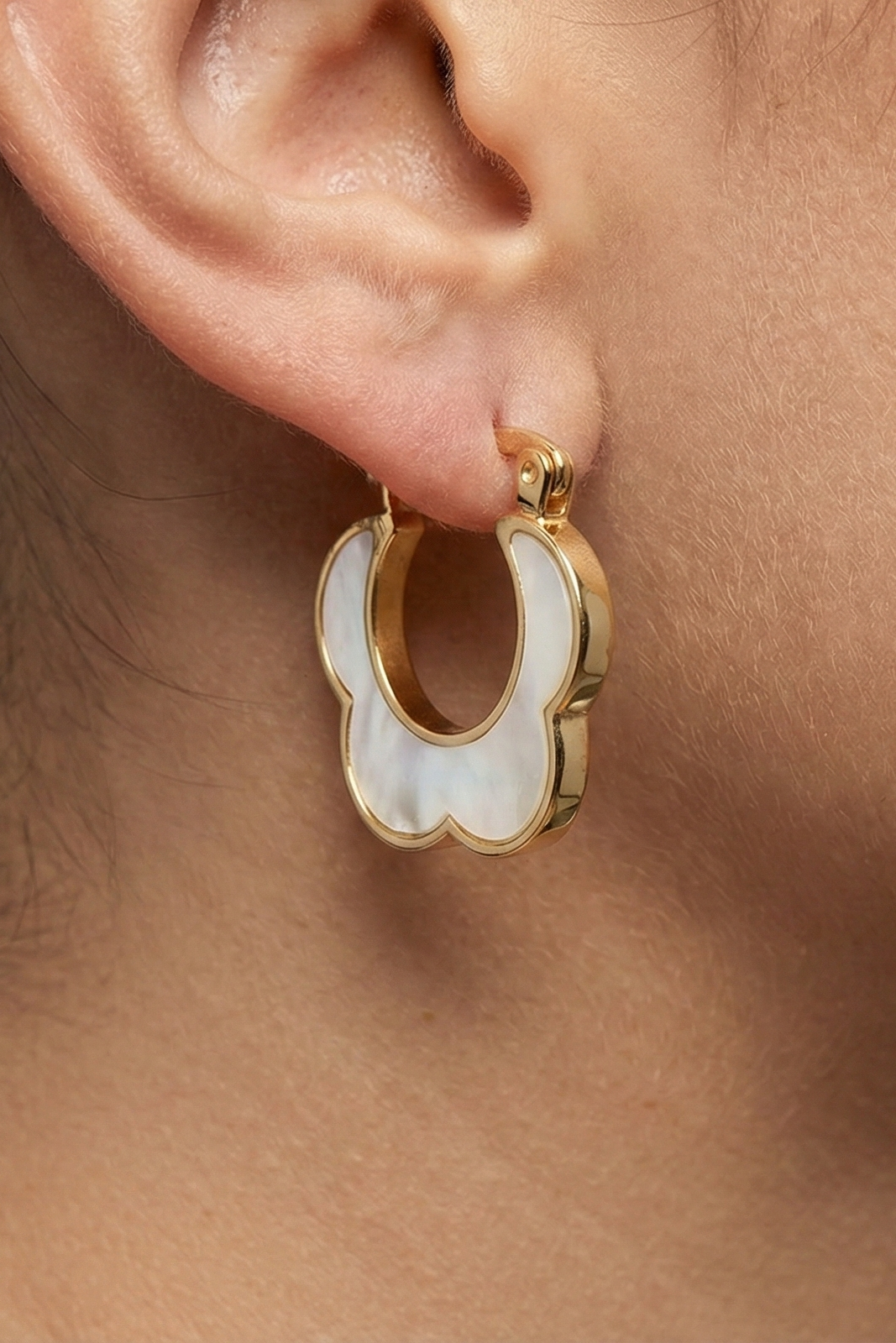 Çelik Sedef Taşlı Çiçek Halka Küpe 2